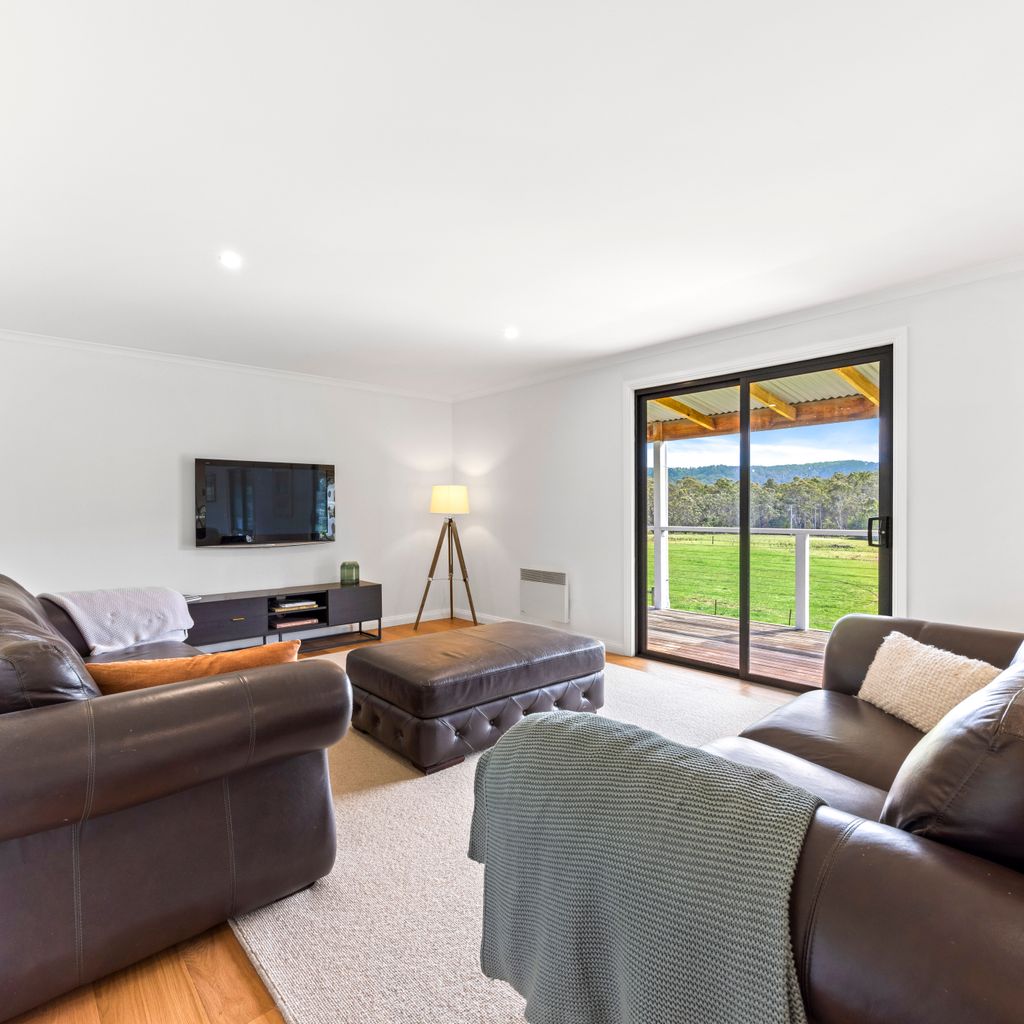 Kelly Creek Farm – Tolmie – Sleeps 10