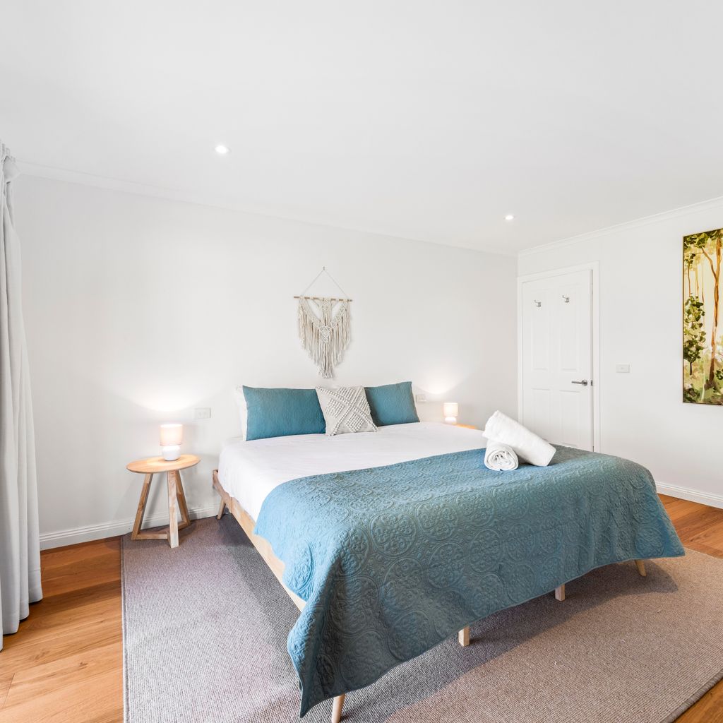 Kelly Creek Farm – Tolmie – Sleeps 10