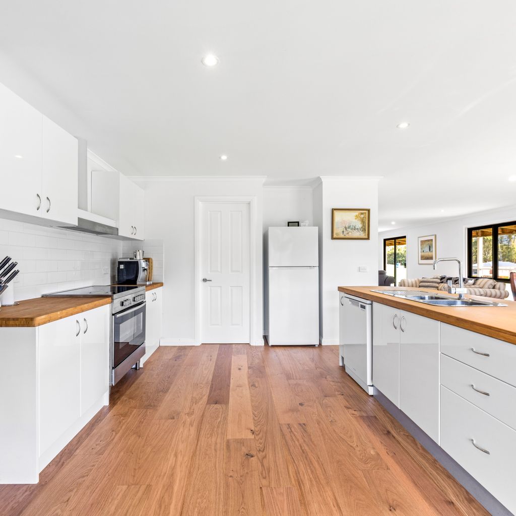 Kelly Creek Farm – Tolmie – Sleeps 10