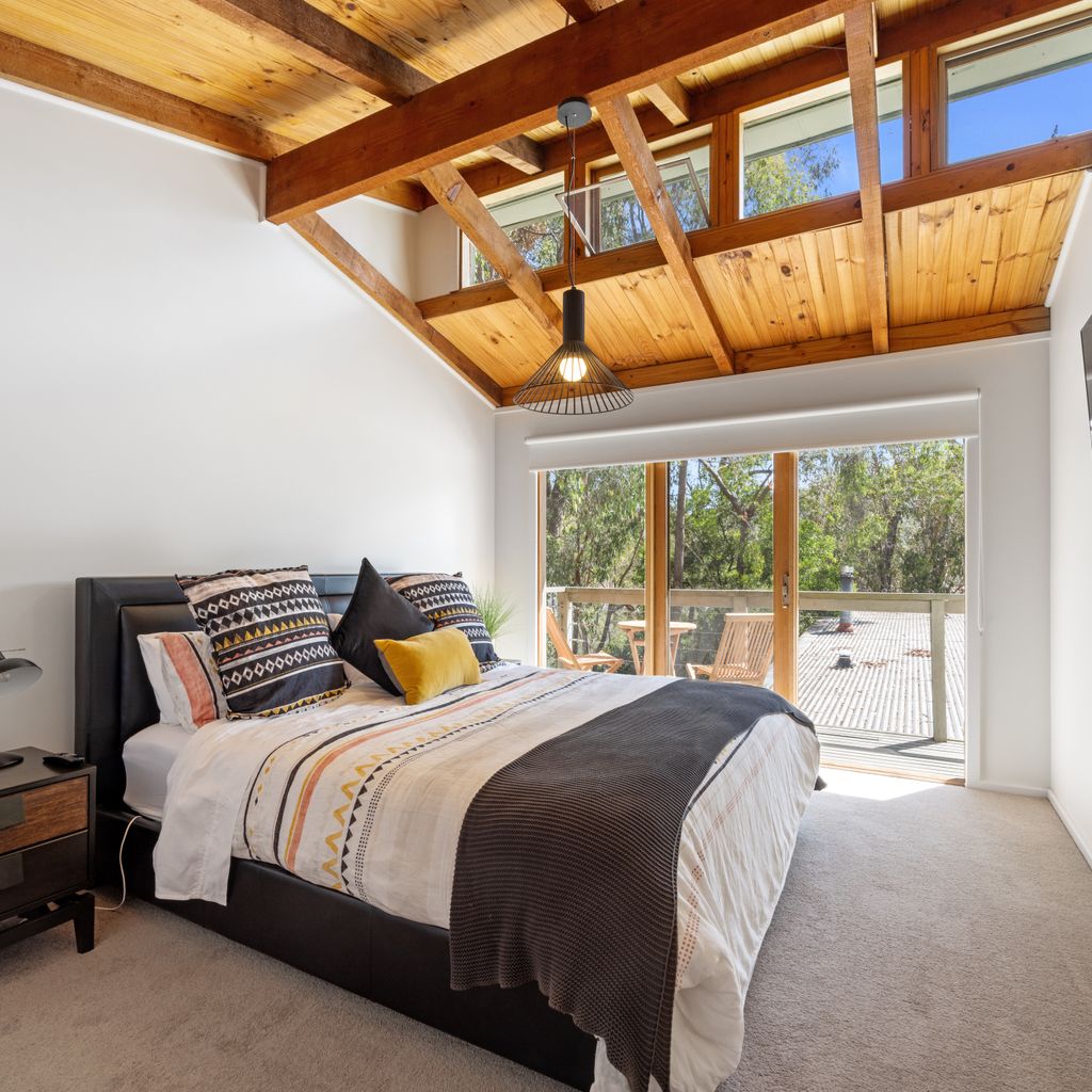 Paradise Retreat Lakehouse – Jamieson – Sleeps 10