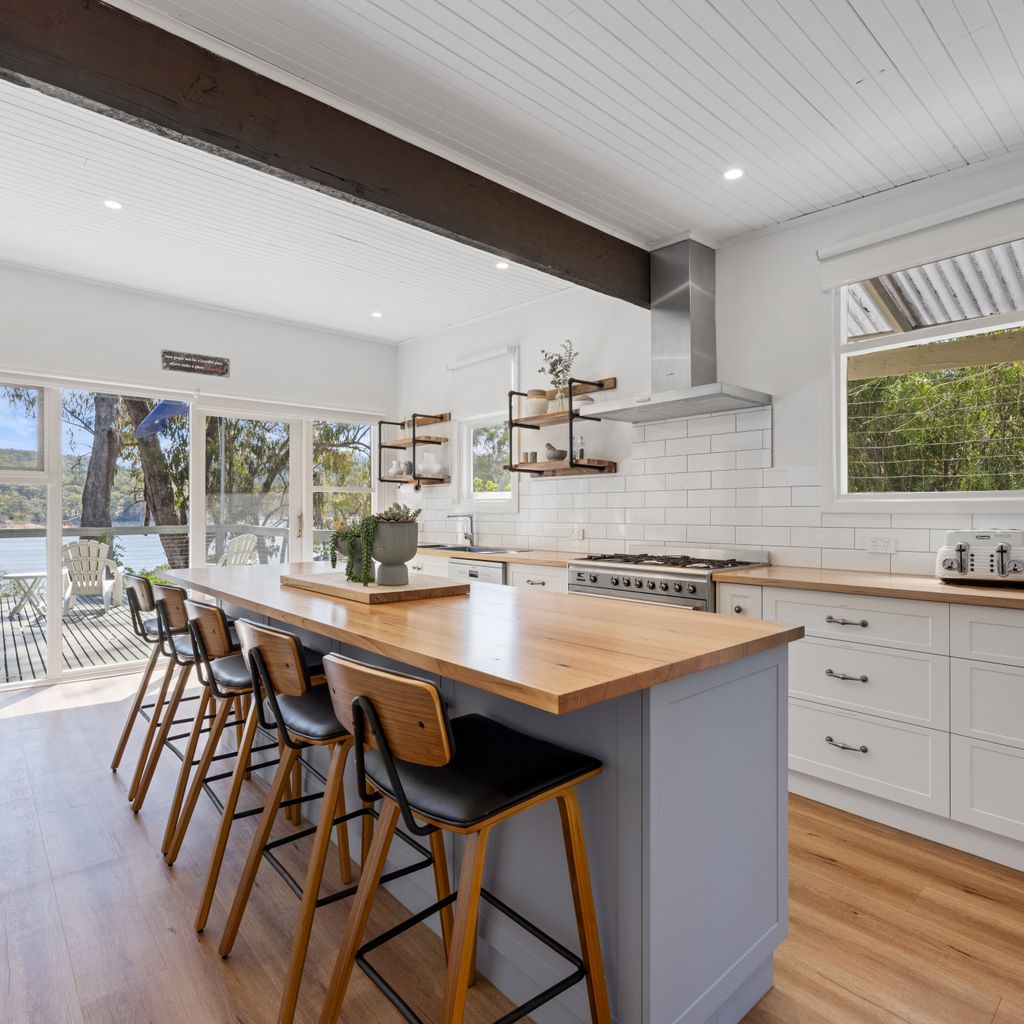 Paradise Retreat Lakehouse – Jamieson – Sleeps 10