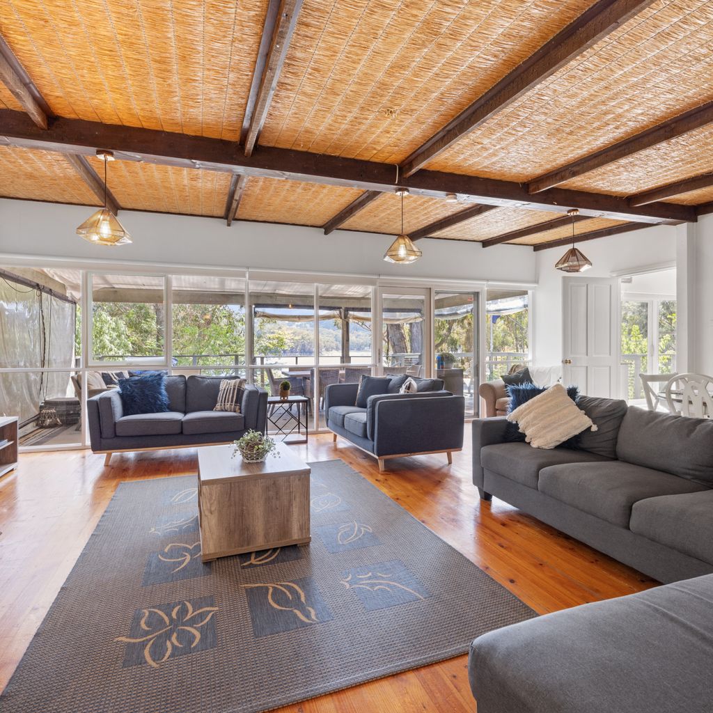 Paradise Retreat Lakehouse – Jamieson – Sleeps 10