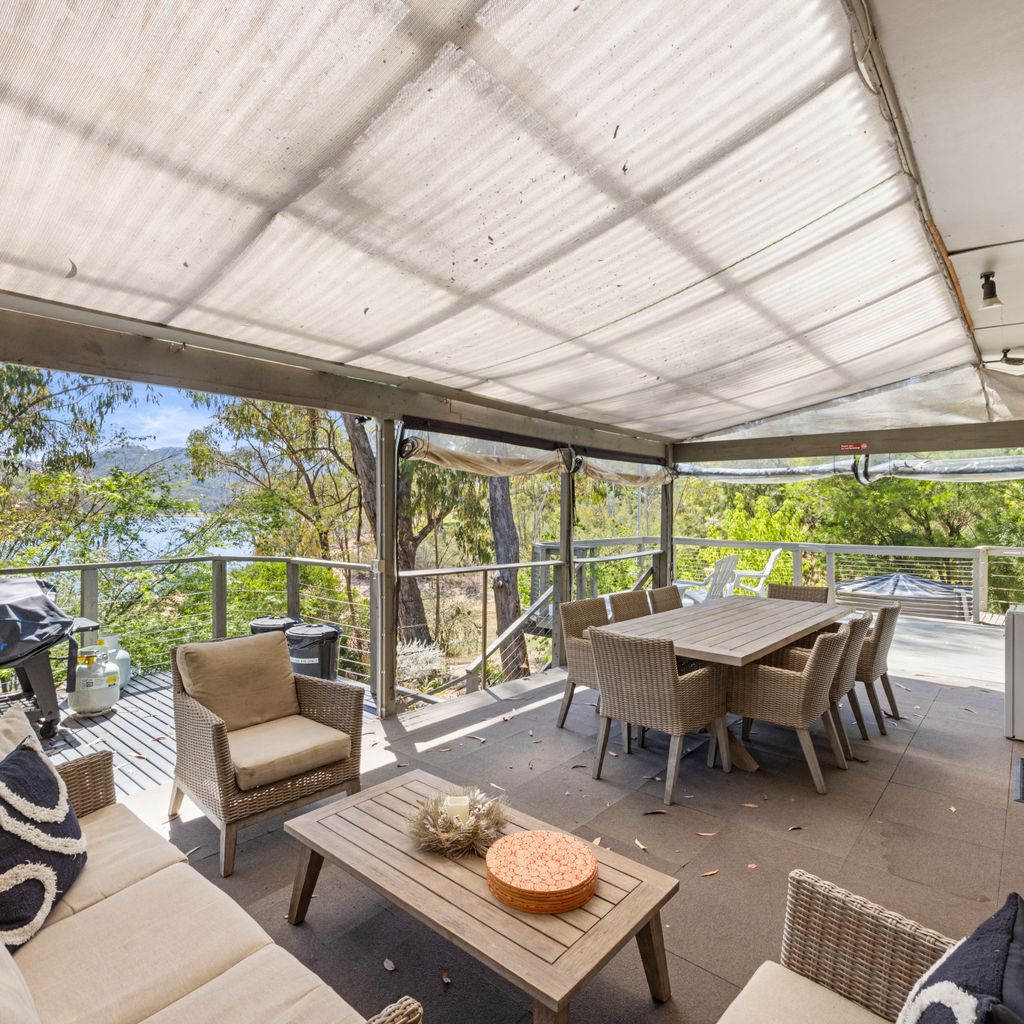 Paradise Retreat Lakehouse – Jamieson – Sleeps 10