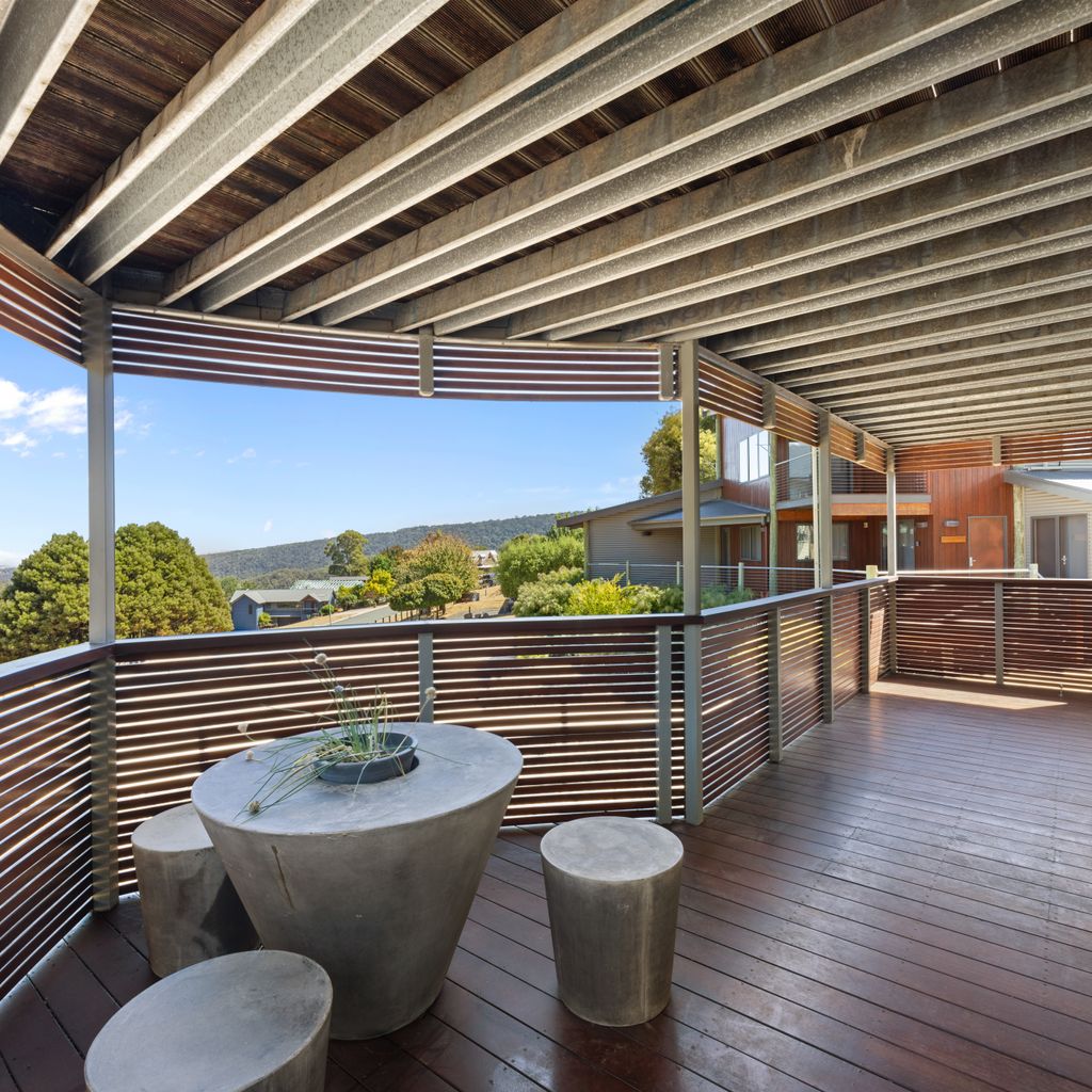 Eagles Nest – Merrijig – Sleeps 10