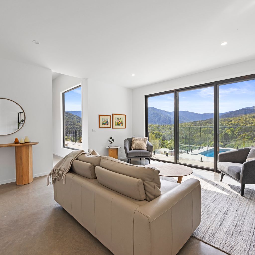 Tanderra 180 – Meaning “Resting Place” – Sleeps 12