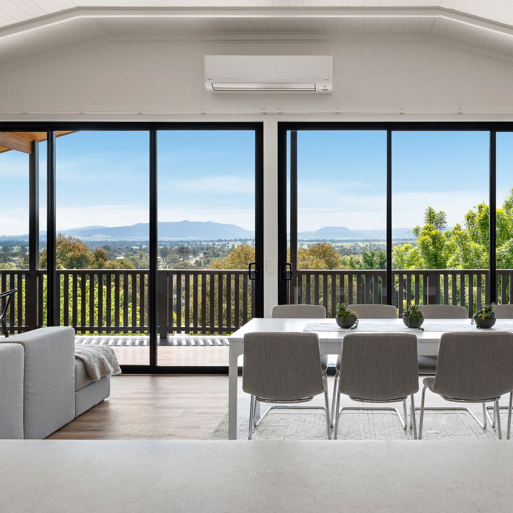 Stoneleigh Rise – Mansfield – Sleeps 12