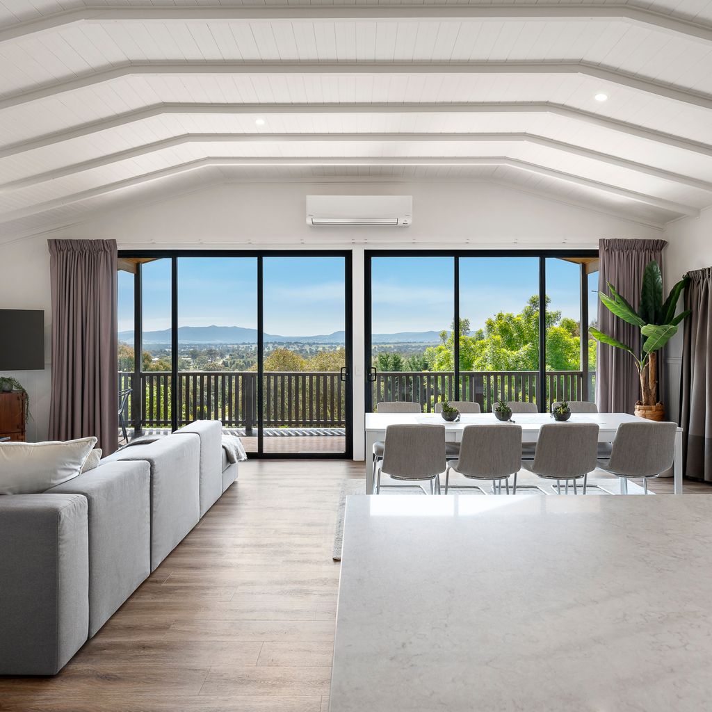 Stoneleigh Rise – Mansfield – Sleeps 12