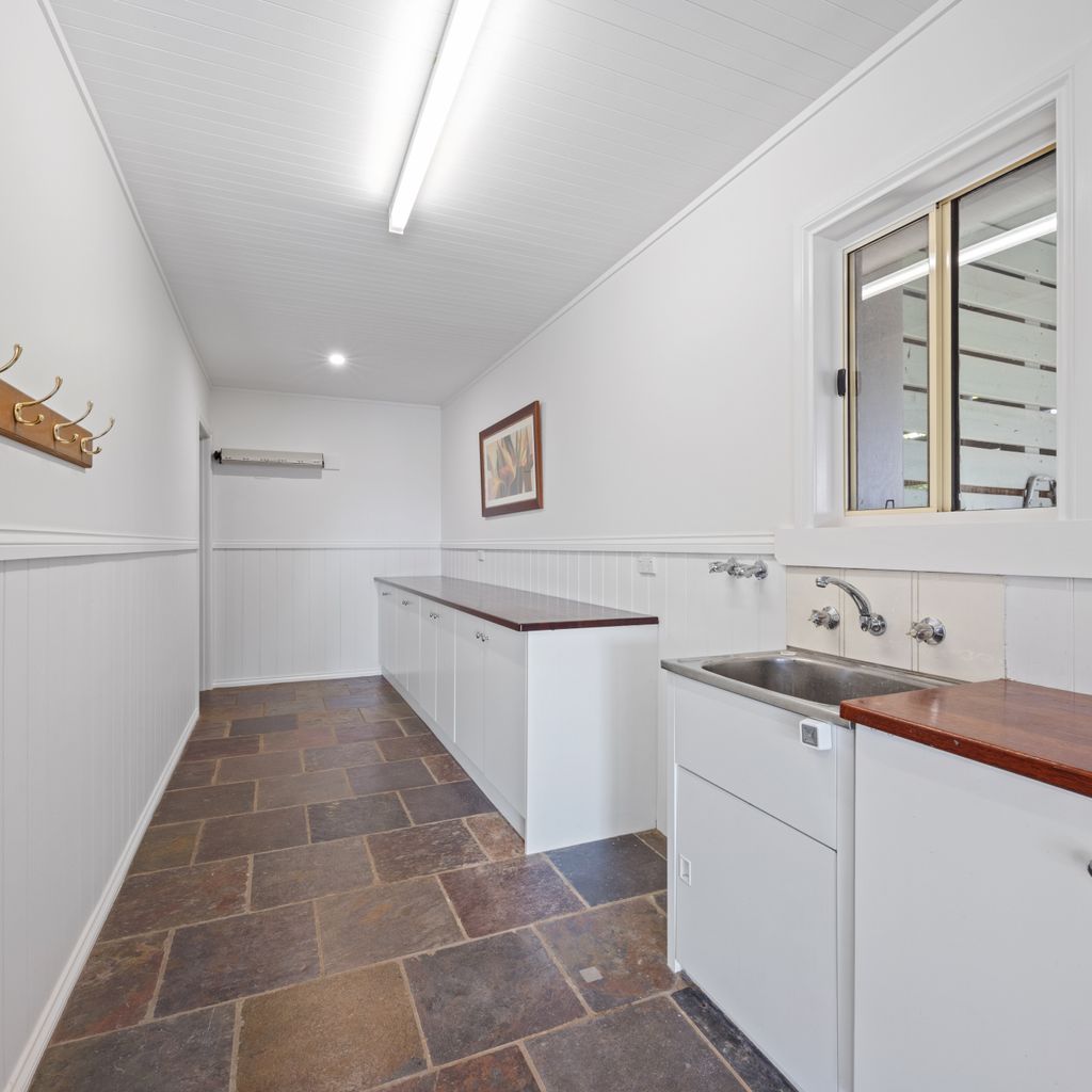 Stoneleigh Rise – Mansfield – Sleeps 12