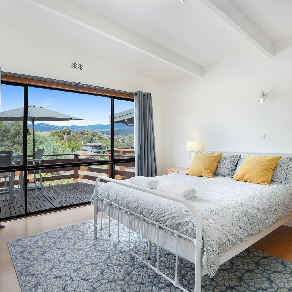 Redgum Apartment – Merrijig – Sleeps 7