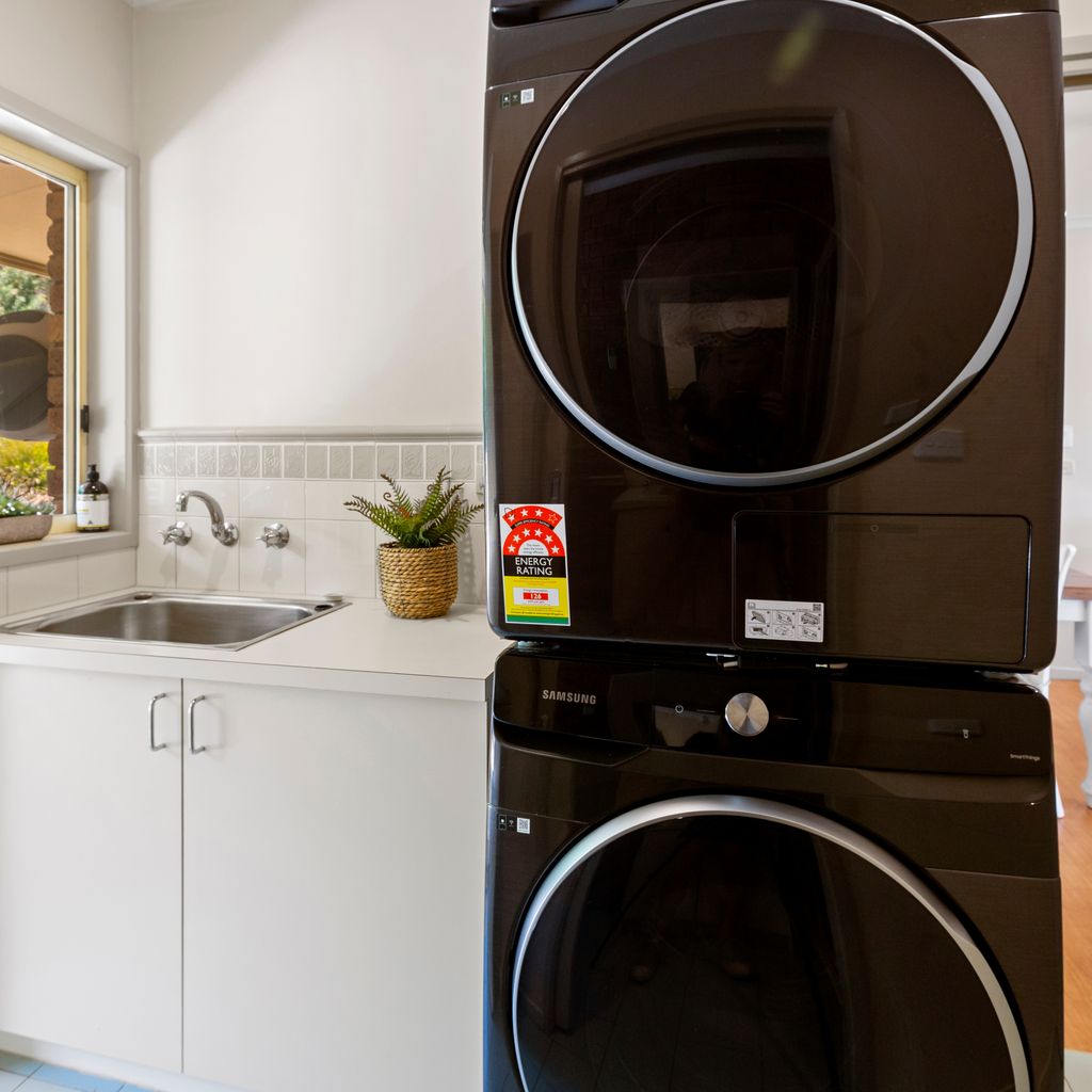 Monkey Gully Retreat – Pool – Mansfield – Sleeps 9