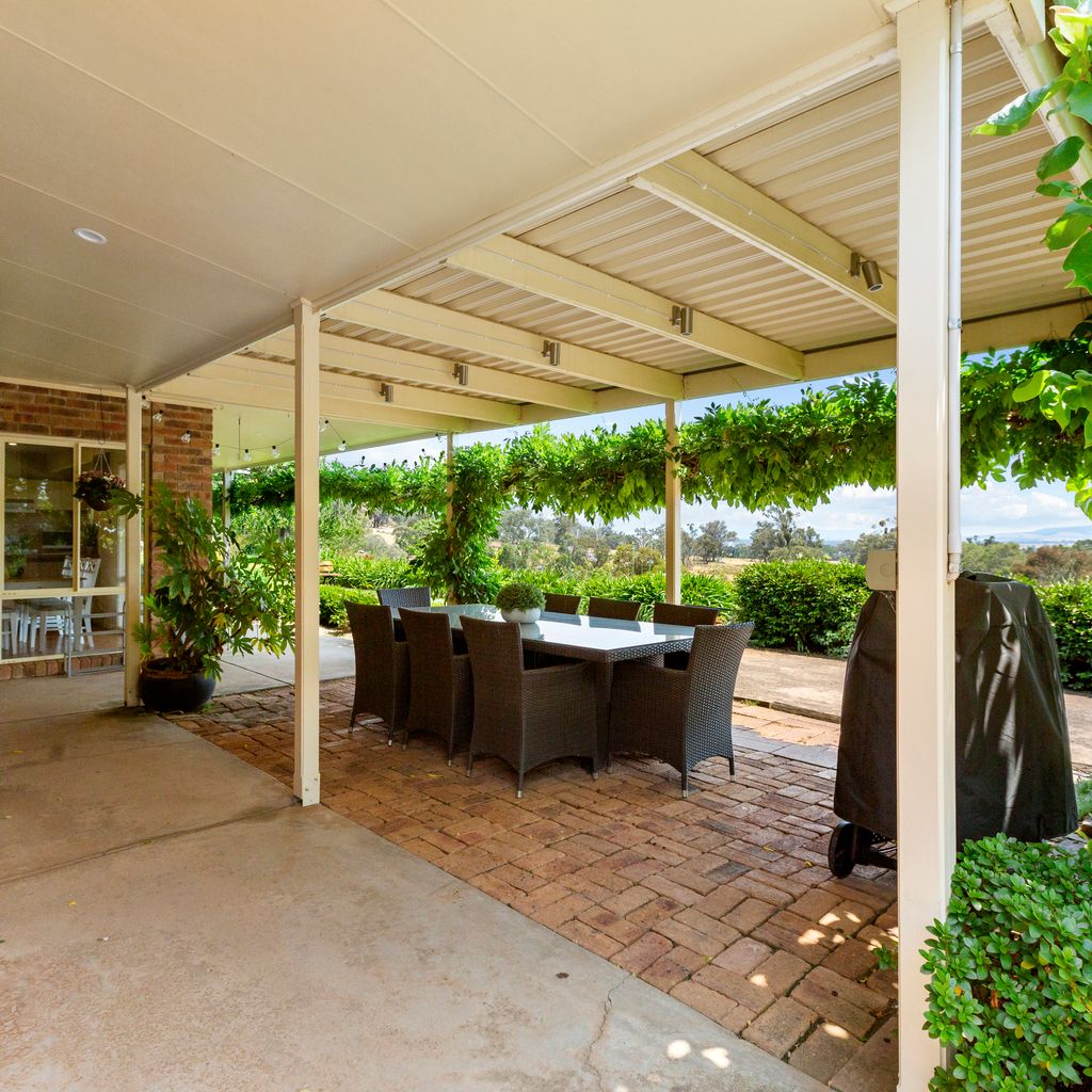 Monkey Gully Retreat – Pool – Mansfield – Sleeps 9