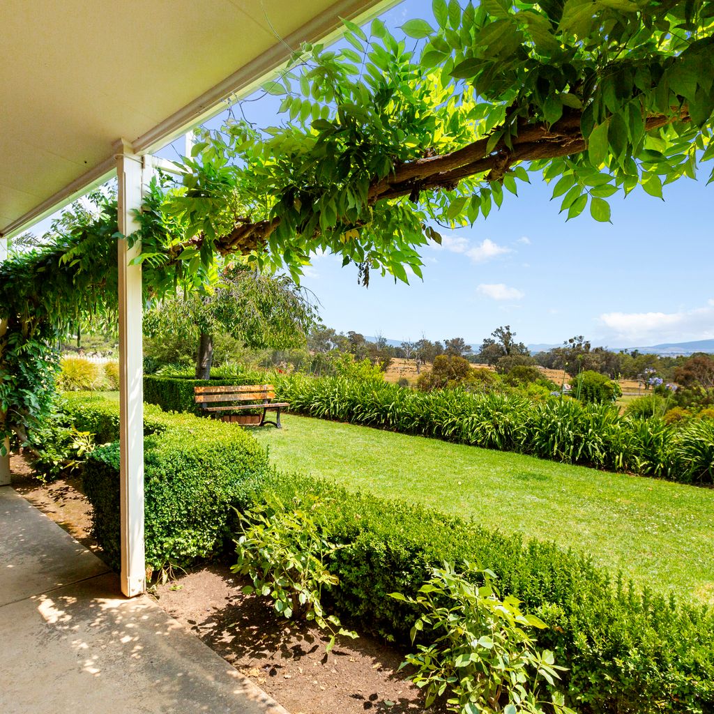 Monkey Gully Retreat – Pool – Mansfield – Sleeps 9