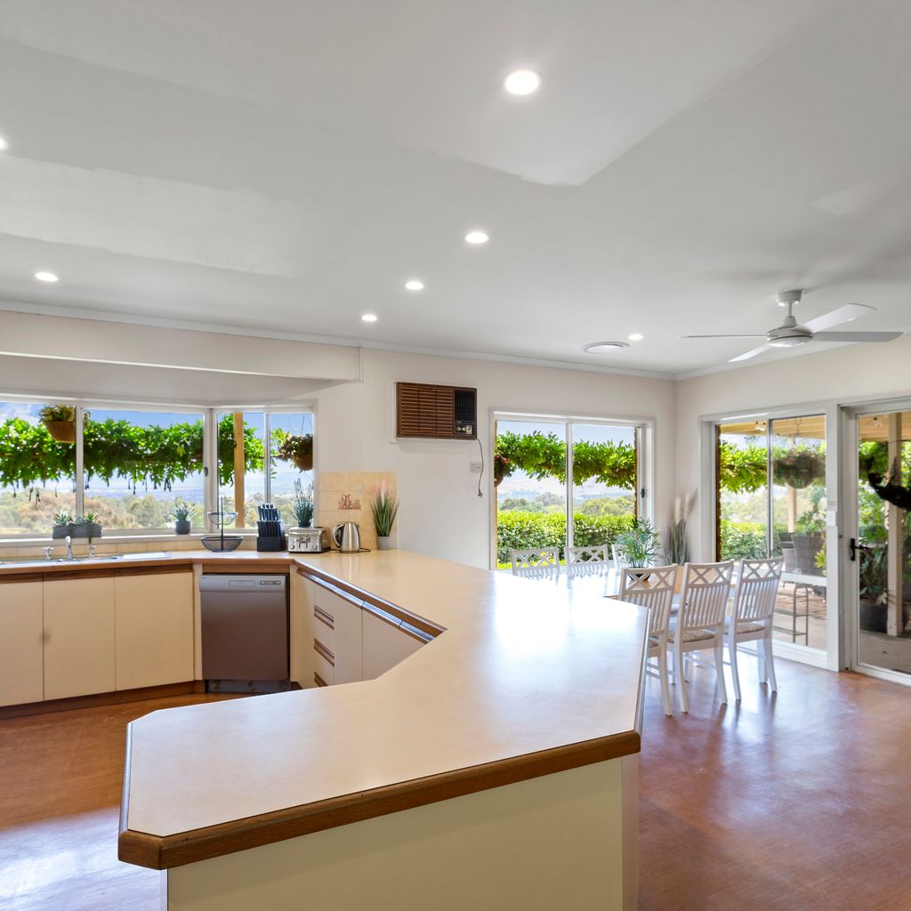 Monkey Gully Retreat – Pool – Mansfield – Sleeps 9