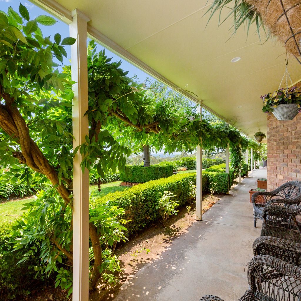 Monkey Gully Retreat – Pool – Mansfield – Sleeps 9