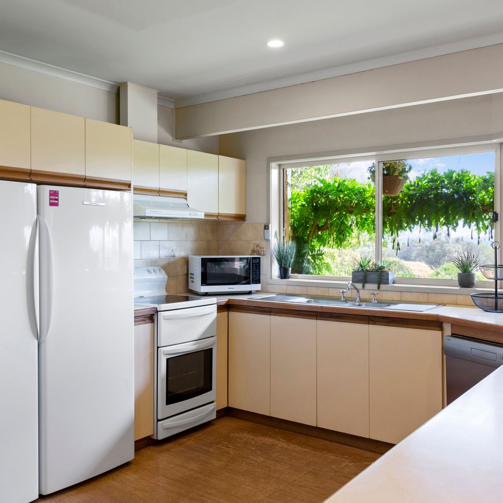 Monkey Gully Retreat – Pool – Mansfield – Sleeps 9