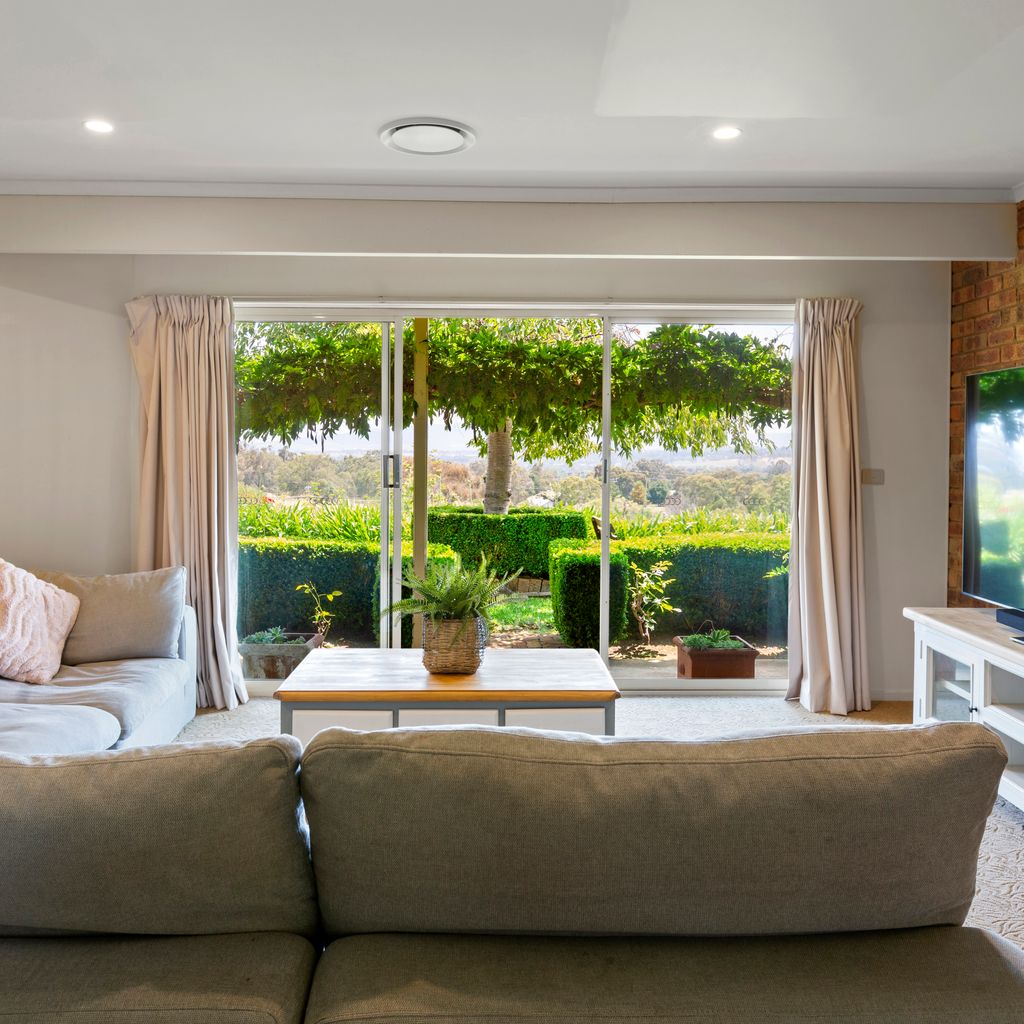 Monkey Gully Retreat – Pool – Mansfield – Sleeps 9