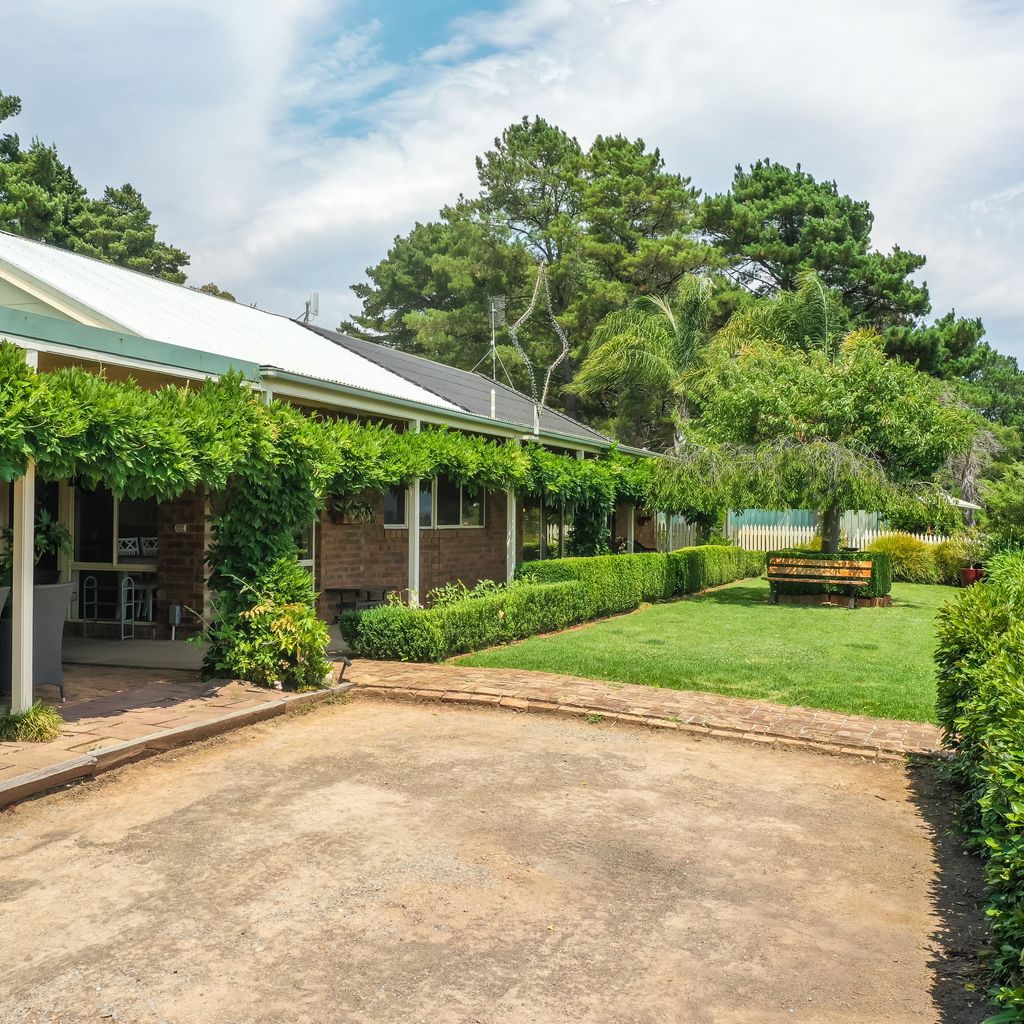 Monkey Gully Retreat – Pool – Mansfield – Sleeps 9