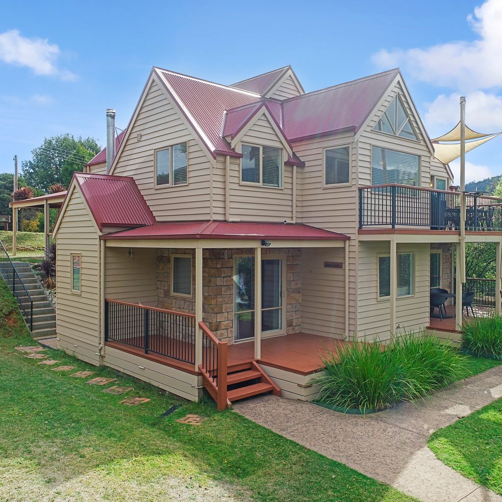 Jarrah Lodge – Sleeps 10 – Merrijig