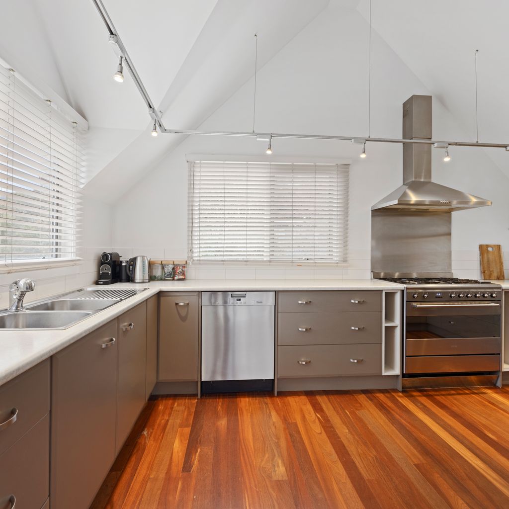 Jarrah Lodge – Sleeps 10 – Merrijig