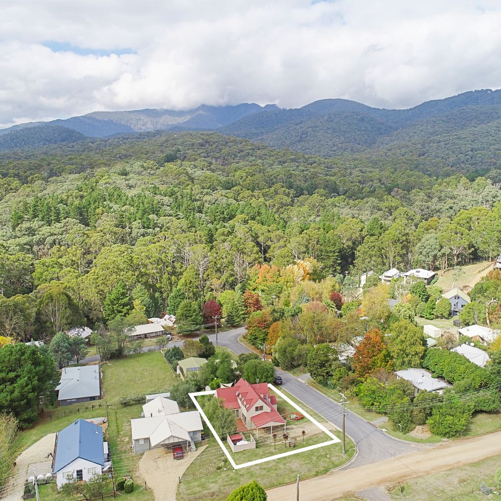 Jarrah Lodge – Sleeps 10 – Merrijig