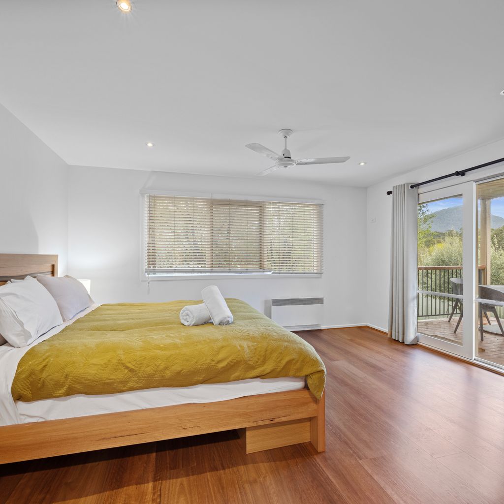 Jarrah Lodge – Sleeps 10 – Merrijig