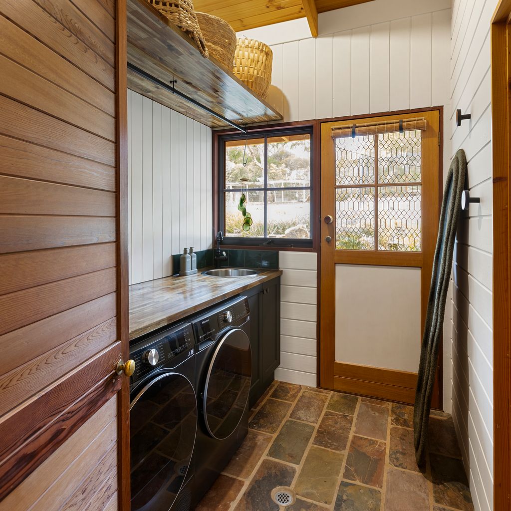 Country Escape on 23 Acres | 3BR Home with Panoramic Views