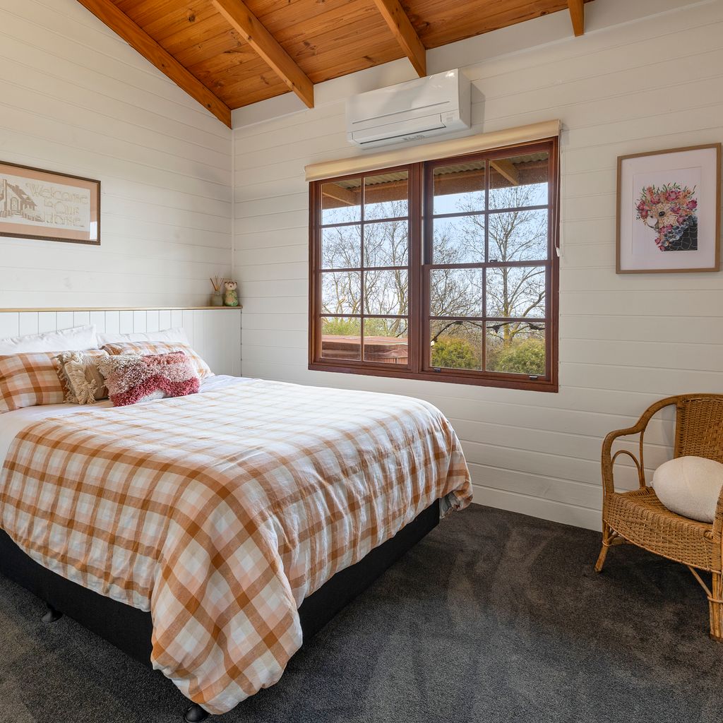 Country Escape on 23 Acres | 3BR Home with Panoramic Views