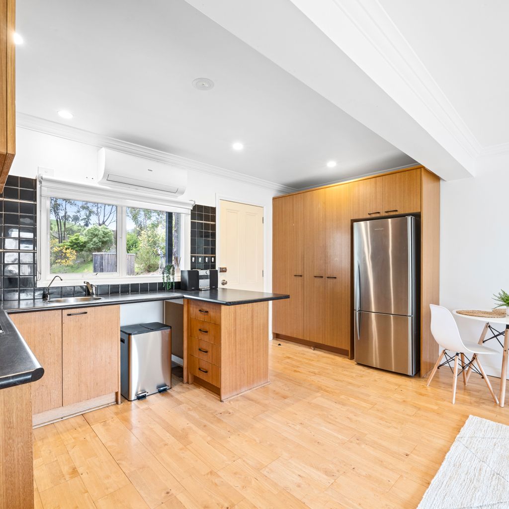 Serene 2BR Retreat in Goughs Bay – Steps from Nature & Water