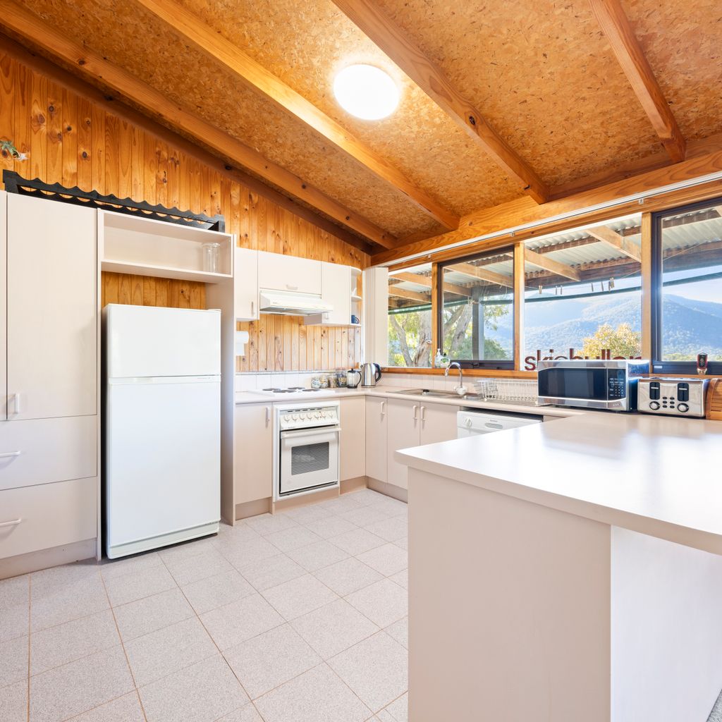 Alpine Vista with Stunning Mt Buller Views