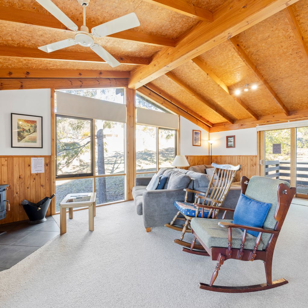 Alpine Vista with Stunning Mt Buller Views