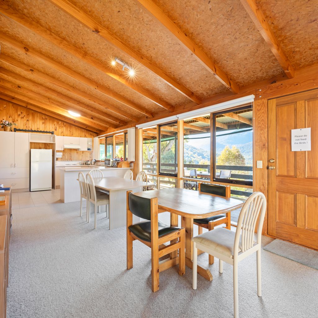 Alpine Vista with Stunning Mt Buller Views