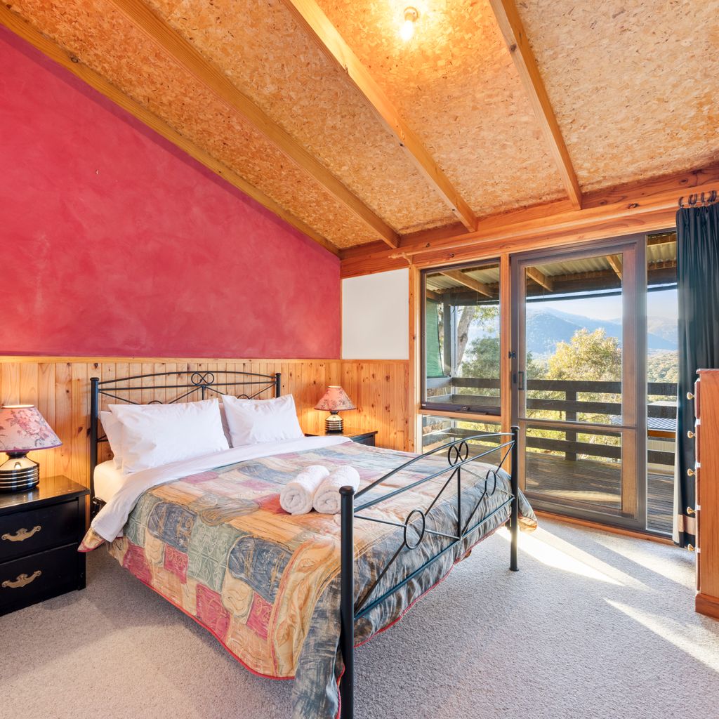 Alpine Vista with Stunning Mt Buller Views