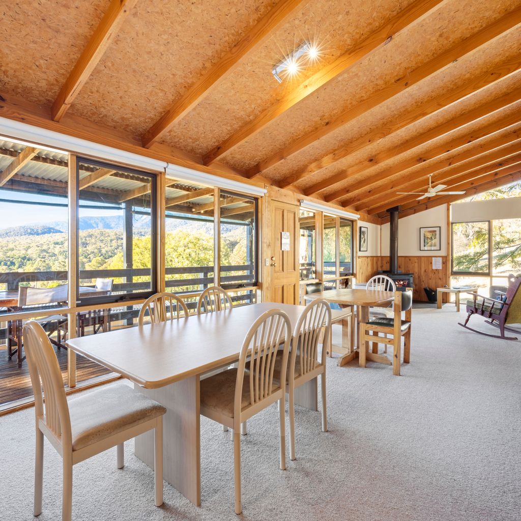 Alpine Vista with Stunning Mt Buller Views