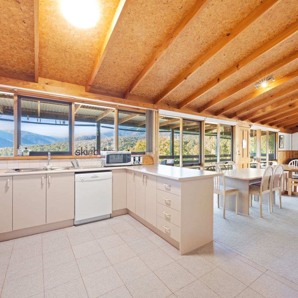 Alpine Vista with Stunning Mt Buller Views