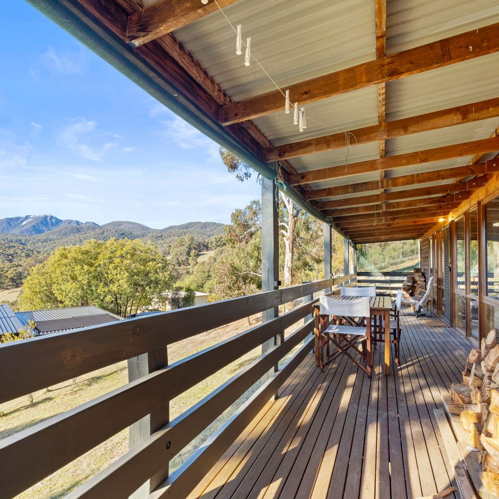 Alpine Vista with Stunning Mt Buller Views