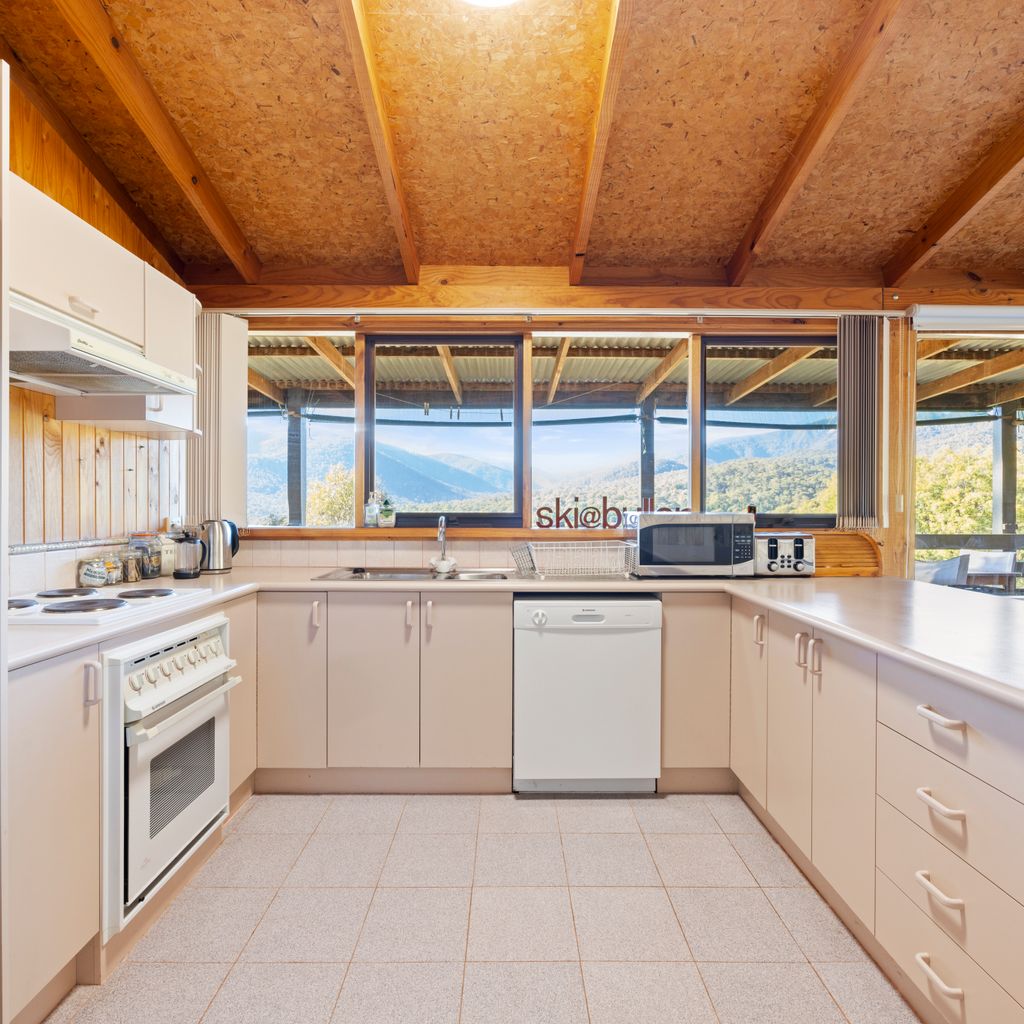Alpine Vista with Stunning Mt Buller Views