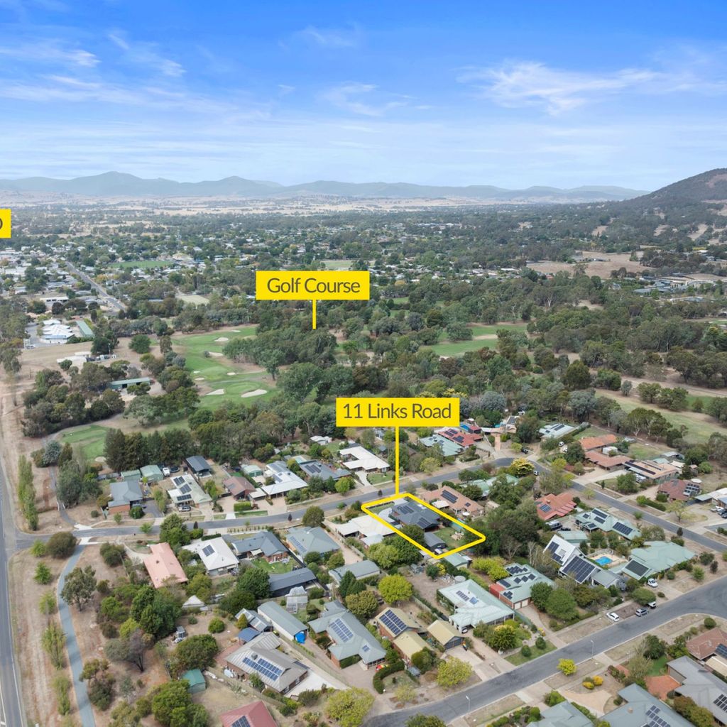 Mansfield Retreat by the Golf Course
