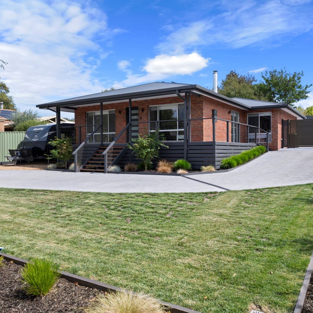 Mansfield Retreat by the Golf Course