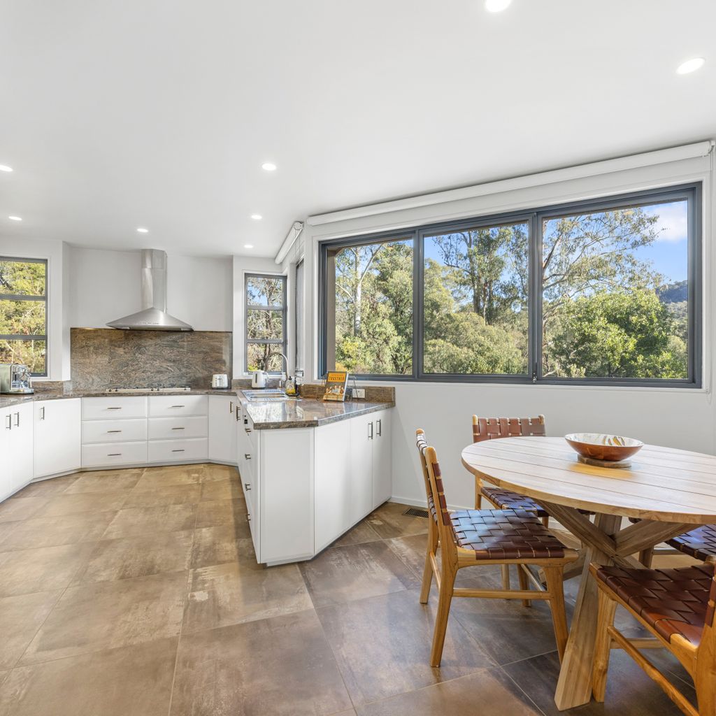 Riverfront Alpine Retreat – Mt Buller Gateway – Sleeps 10