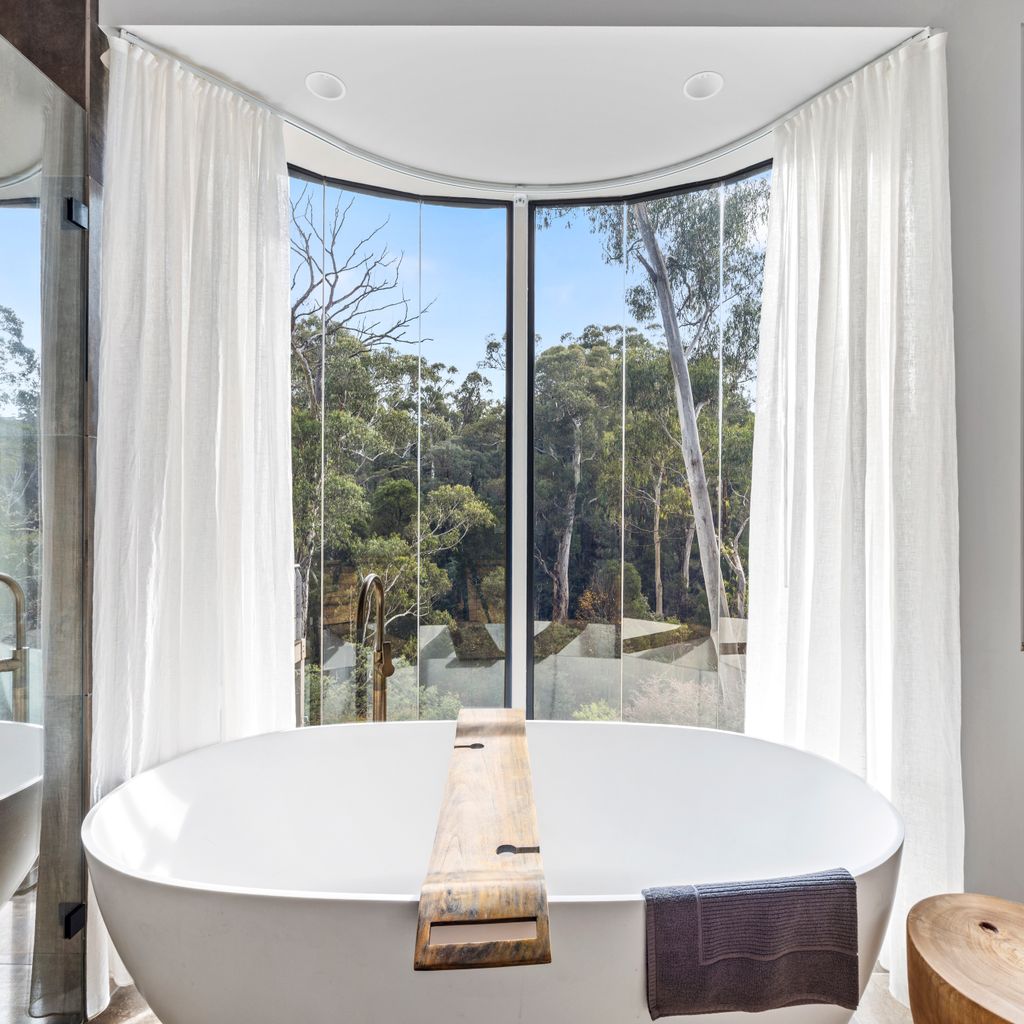 Riverfront Alpine Retreat – Mt Buller Gateway – Sleeps 10