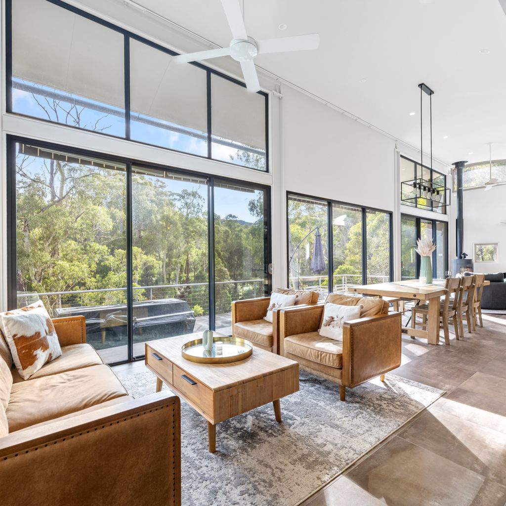 Riverfront Alpine Retreat – Mt Buller Gateway – Sleeps 10