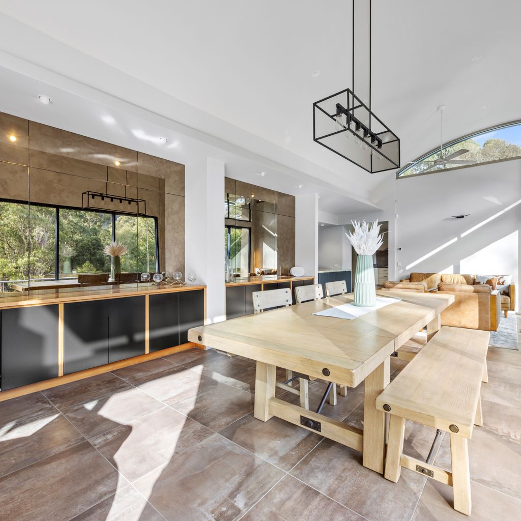 Riverfront Alpine Retreat – Mt Buller Gateway – Sleeps 10