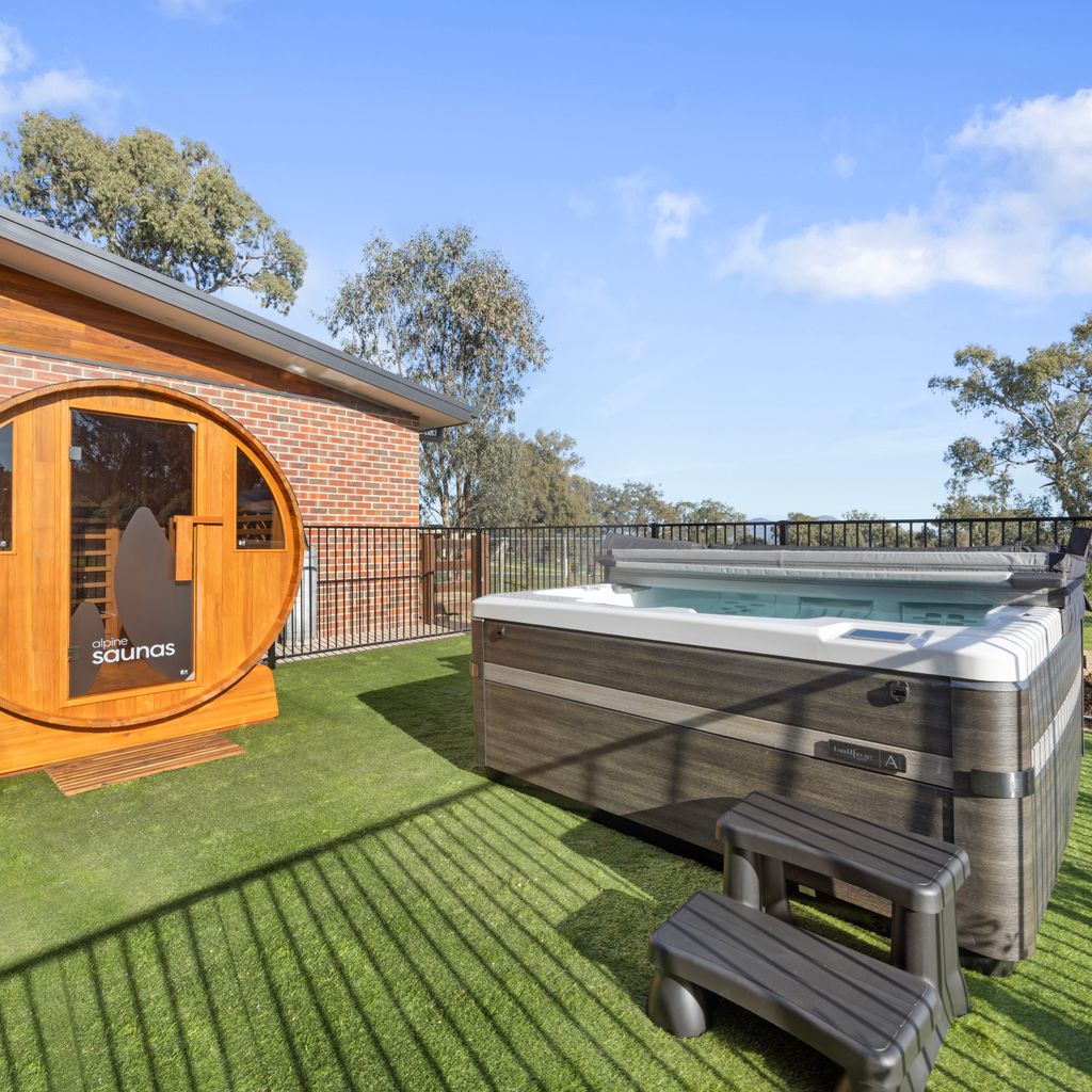 Relax & Explore Mansfield – SPA and SAUNA