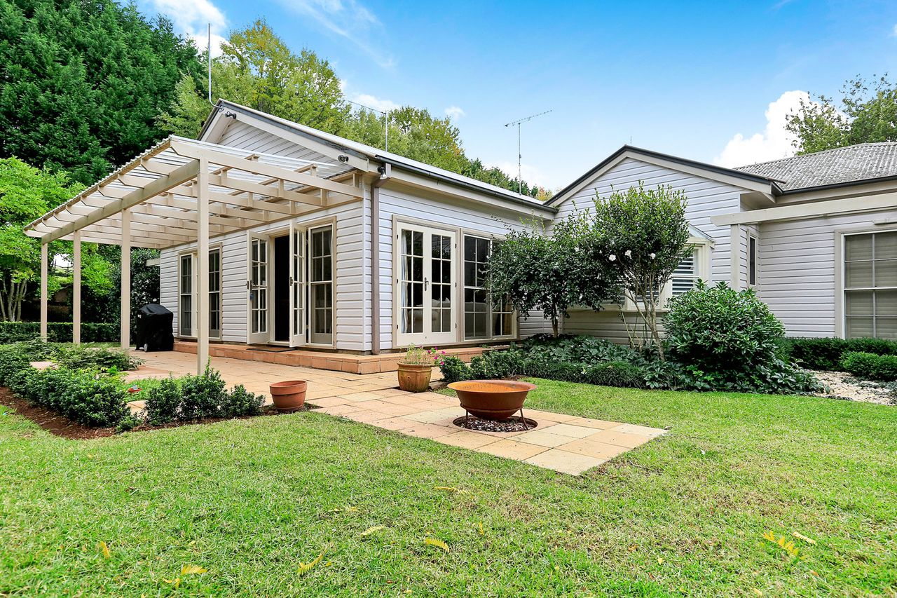Mirrabooka, Burrawang