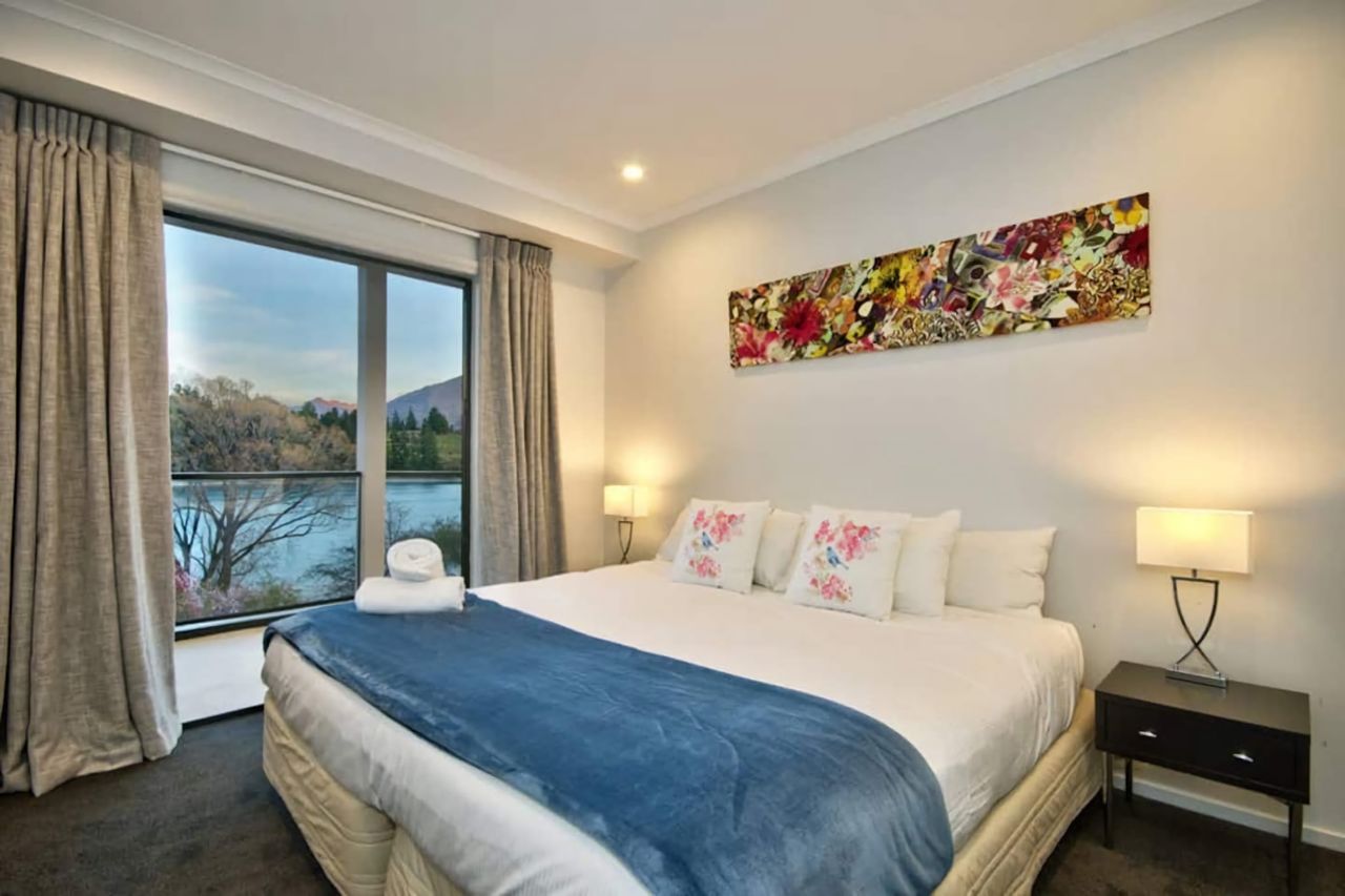 Bedroom 3 can be 2 singles or Californian King (pictured here as Californian King)