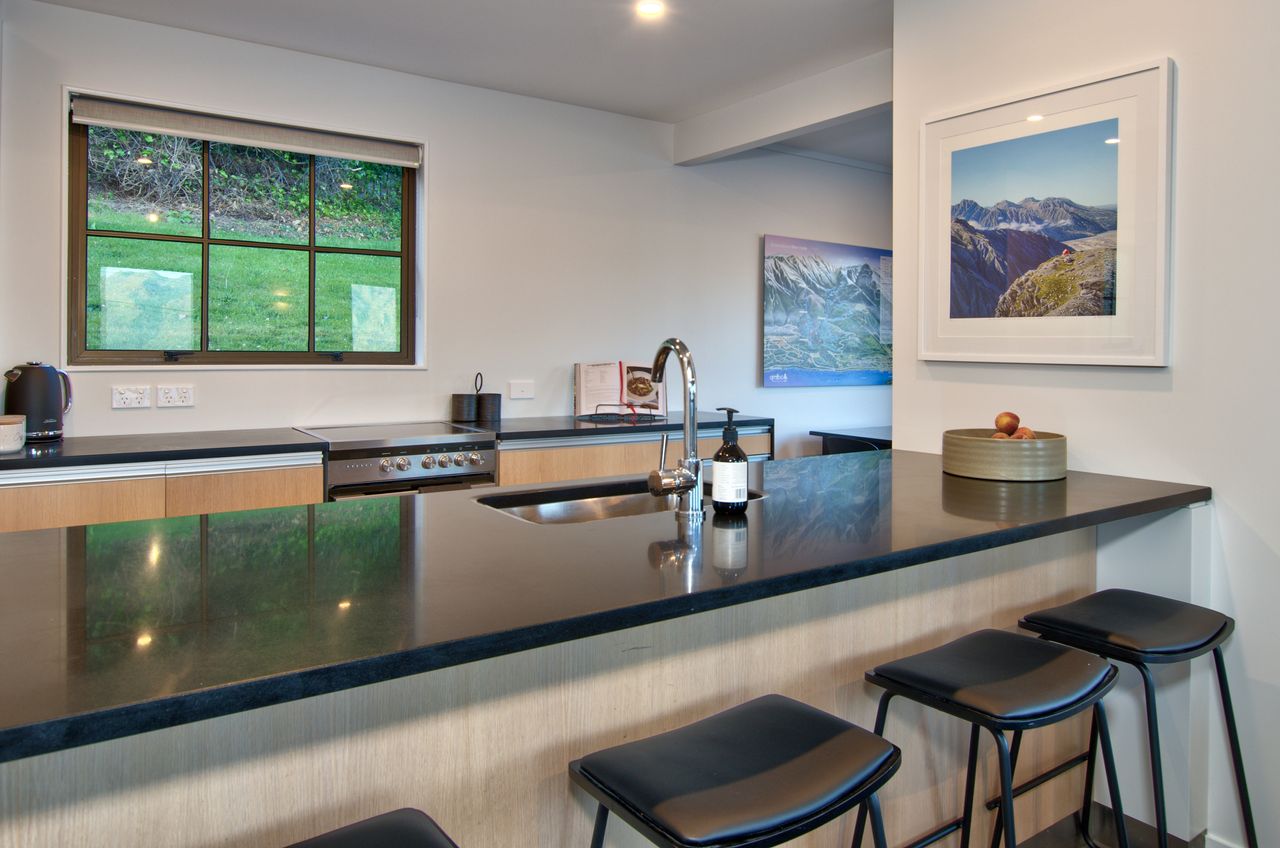 Large breakfast bar with stools - morning photo