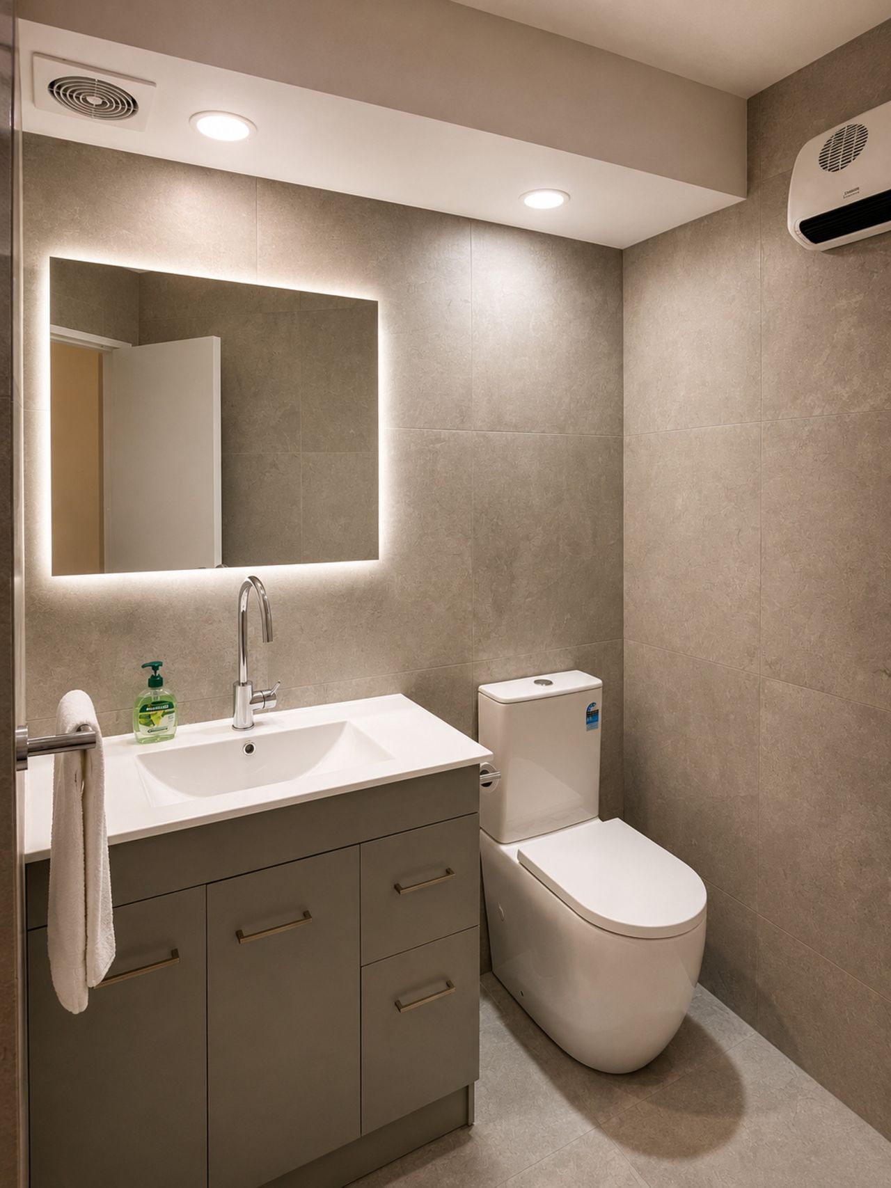 Main bathroom