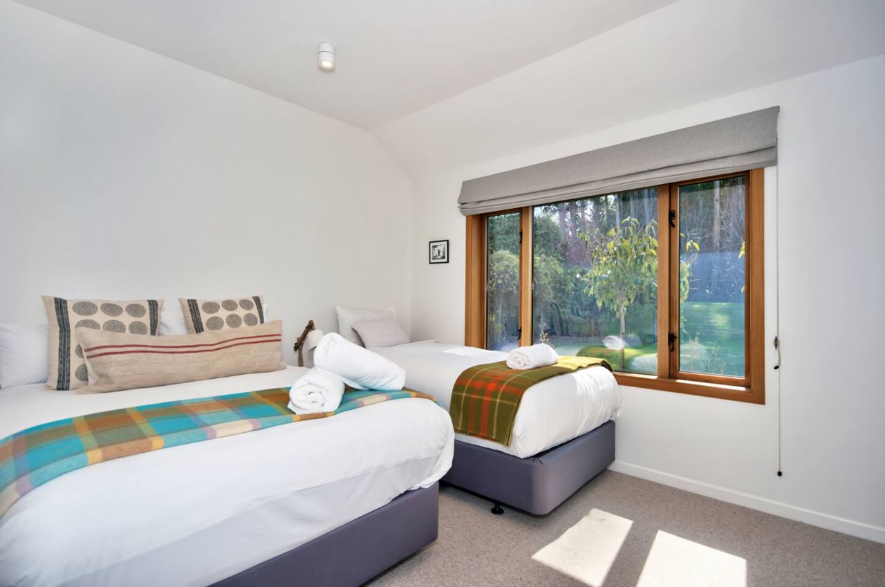 Bedroom 2 - 1 Queen & 1 Single bed