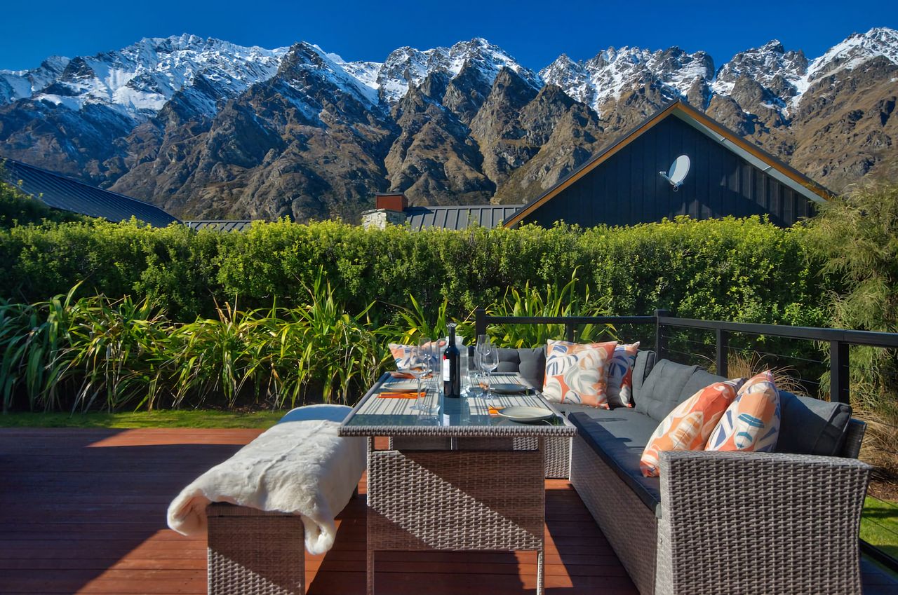 Rear deck with Remarkable views