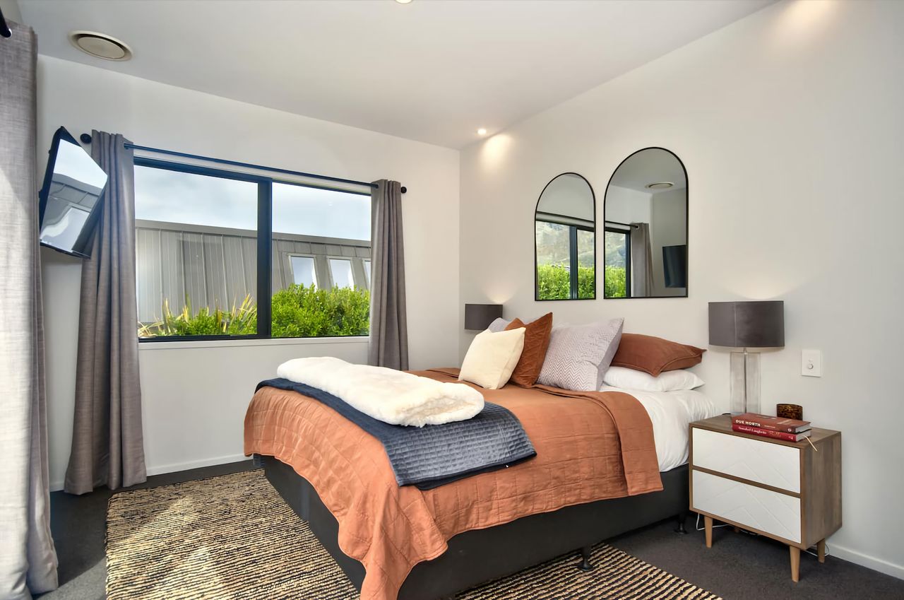 Master Bedroom - King bed